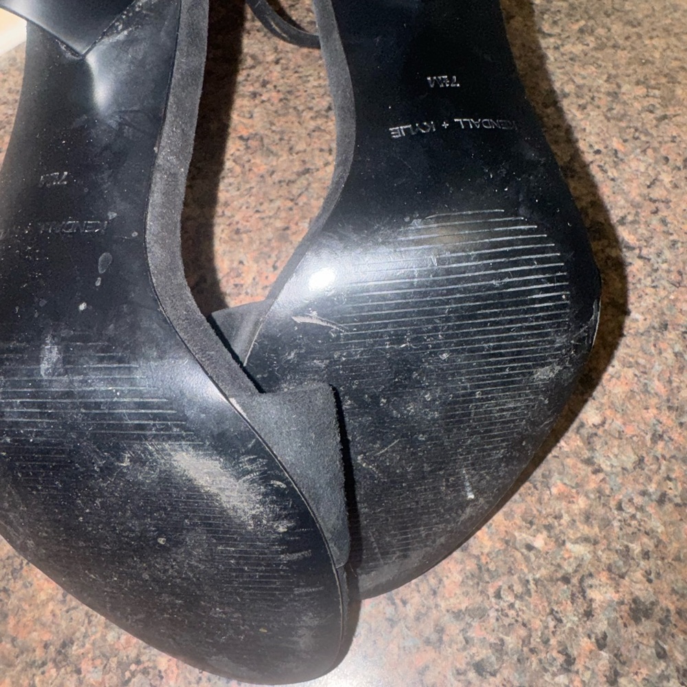Kendall & Kylie Black ankle strap Heels - Picture 5 of 5